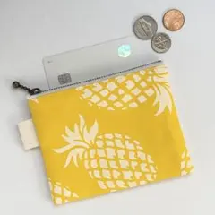 パイナップル柄　ファスナーポーチ　黄色　イエロー