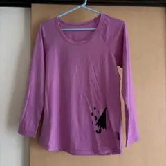 フェリシモ　長袖プリントTシャツ〜赤紫色〜のサムネイル