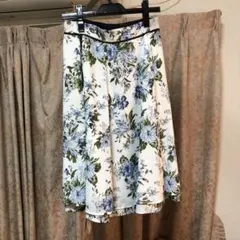 新品　リバーシブルスカート