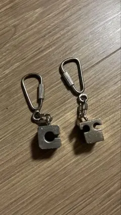 ロエベ　LOEWEキーチェーン ２個セットのサムネイル