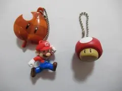 スーパーマリオ　キーホルダー　２個セット　マリオ　キノコのサムネイル