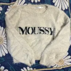 MOUSSY ロゴ入りクリーム色セーター