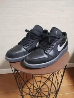 送料込み♪ナイキNIKEエアジョーダンロー♪ブラック・シルバー♪美品