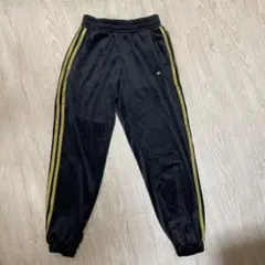 アディダス ブラック ゴールドストライプ パンツ