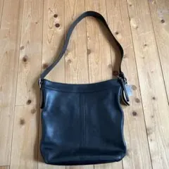 COACH レザー ショルダーバッグ ブラックのサムネイル