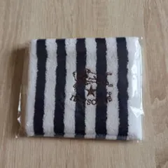 白とネイビーのストライプデザインのタオルハンカチIL BISONTEのロゴ刺繍入