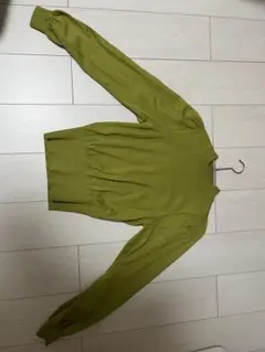 SLY オリーブグリーン パフスリーブ セーター