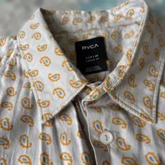 RVCA　ペイズリー柄シャツ　隠れボタンダウン　半袖シャツ　Sサイズのサムネイル