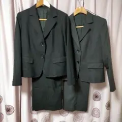 ユニクロ　２組セット　色違い　テーラードジャケット　パンツスーツ　ウール100％