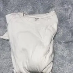 た*し様 【最安値】UNIQLO ユニクロ 長袖Tシャツ Mサイズ白 ロンT部屋