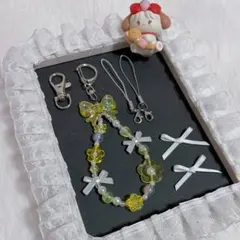 ビーズキーホルダー　黄色×オーロラリボン