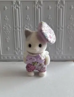 シルバニアファミリー　赤ちゃんロンパース　花柄紫色　ベレー帽セット