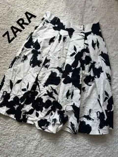 ZARA WOMAN 花柄フレアスカート Mサイズのサムネイル