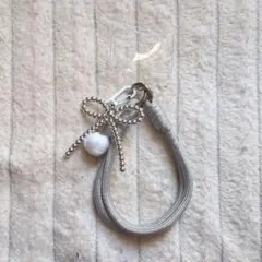 おしゃれ！！リボン型ストラップ シルバー ポンポン付き