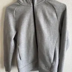 UNIQLO グレー フルジップパーカー 160