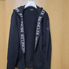 MONCLER ブラック パーカー