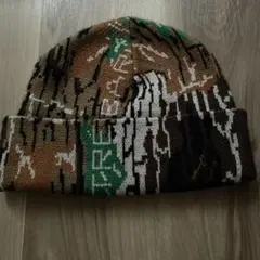 supreme迷彩柄ビーニー、ニット帽