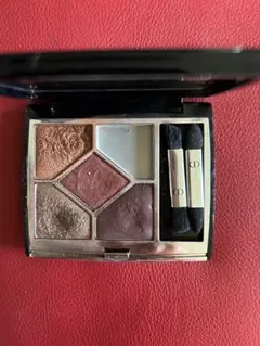 DIOR サンククールアイシャドウ689