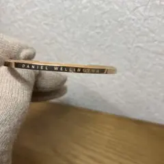 Daniel Wellington バングル ゴールドカラー