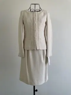 ベージュ フリル付きスーツセット5号