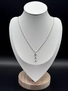 3連ダイヤ ネックレス シルバーカラー ドロップデザイン 上品