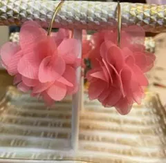 【新品未使用】ピンク花イヤリング　2点以上購入した方は100円引き!！!
