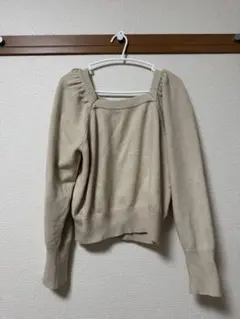 LOWRYS FARM/ベージュ.スクエアネックニット