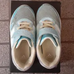 キッズ　スニーカー　アディダス　18.0