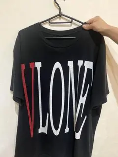 VLONE Tシャツ ブラック レッドのサムネイル
