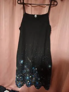 graniphグラニフ　花火、星空プリント ノースリーブワンピース