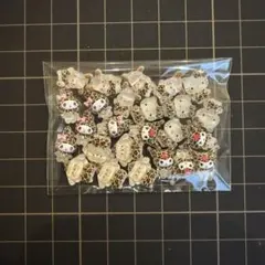 ネイルパーツ　豹柄サンリオ