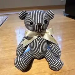 ワンダフルワールド ギンガムチェック ロゴリボンクマブローチ - メルカリ