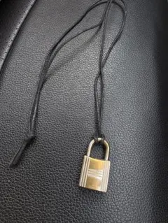 HERMES カデナ パドロック No.124 鍵付き シルバー - メルカリ