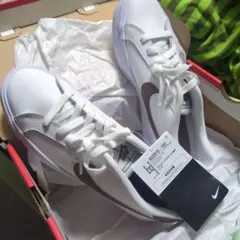 Nike スニーカー ホワイト/ブラウン