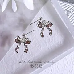 No.3332　大人かわいい　りぼん　シルバー　ピアス/イヤリング