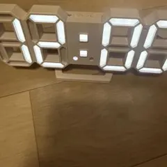 3D LED デジタル時計 置き時計 ホワイト