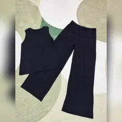 UNIQLO ブラックプリーツセットアップ
