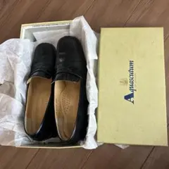 Aquascutum ブラック ローファーのサムネイル