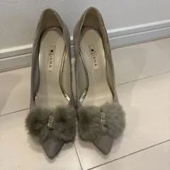 DIANA グレー ファー付きハイヒール