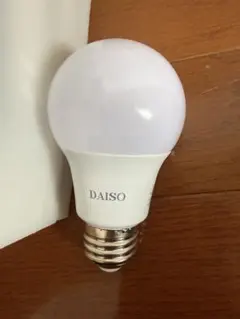 6個まとめ売り DAISO LED電球 40W形相当 昼白色のサムネイル