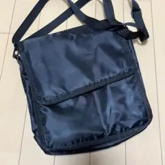 黒 ナイロン シンプル　ショルダーバッグ