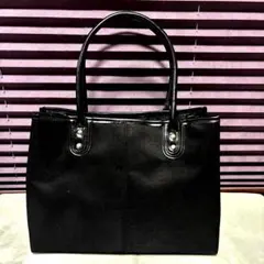 シンプルブラックレディーストートバッグ　Ａ4収納可