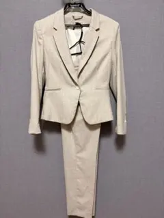 ベージュ スーツ レディース