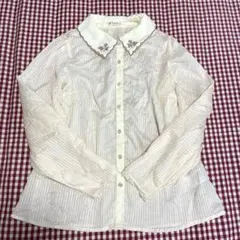 axes femme アクシーズ　アイボリー花刺繍スカラップカラー長袖ブラウス