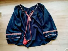 H&M　ブラックバルーンスリーブブラウス