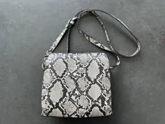 GU パイソン柄ショルダーバッグ