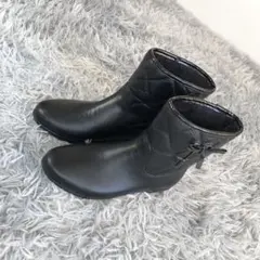 unReef【24cm】大人気◎ 黒 キルティング ショート ブーツ リボン付