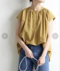 SLOBE IENA フレンチスリーブギャザーブラウス