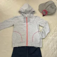 美品　ドットの地模様とピンクのステッチが目を惹くパーカー　140 KP