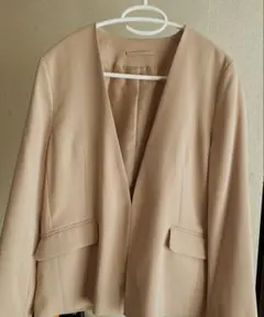 ジーユー ウォッシャブル ノーカラージャケット ベージュ